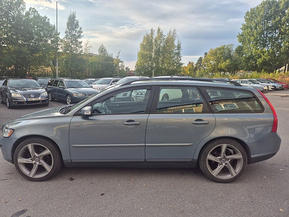 Volvo V50 4 of 18