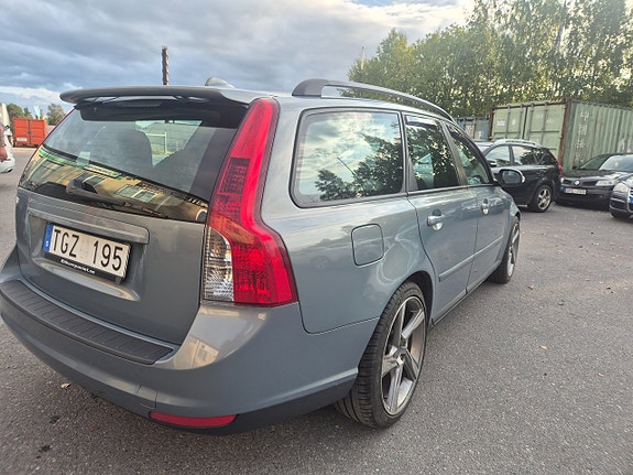 Volvo V50 9 of 18