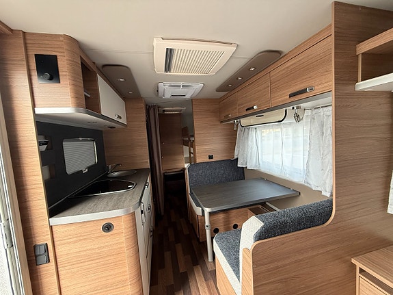Weinsberg Caraone 550 QDK Uttagen 2025 1 ägare AC Dusch Barnkammare 10 of 16