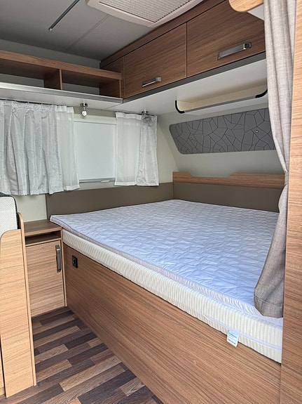 Weinsberg Caraone 550 QDK Uttagen 2025 1 ägare AC Dusch Barnkammare 9 of 16