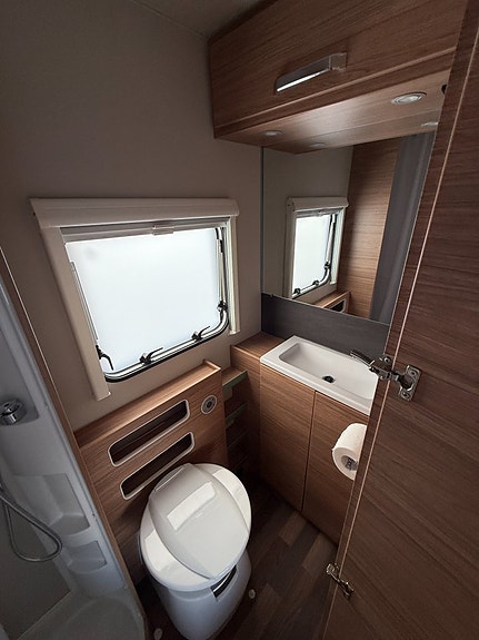 Weinsberg Caraone 550 QDK Uttagen 2025 1 ägare AC Dusch Barnkammare 15 of 16