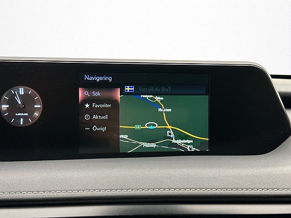 Lexus UX250h 22 of 30