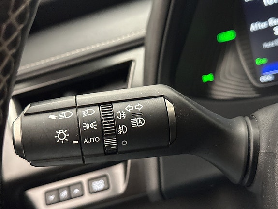 Lexus UX250h 15 of 30