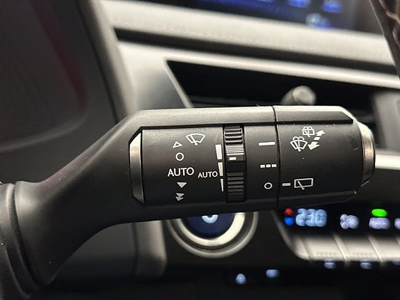 Lexus UX250h 19 of 30