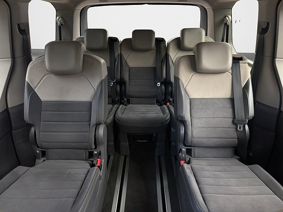 Volkswagen Multivan 11 of 19