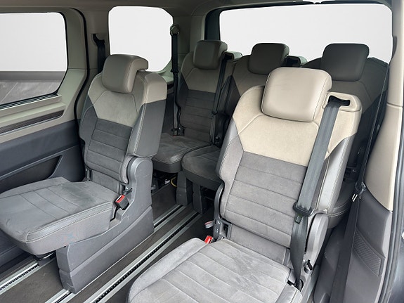 Volkswagen Multivan 10 of 19