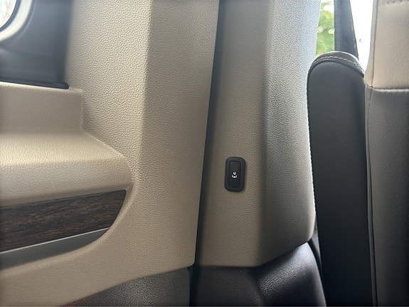 Volkswagen Multivan 17 of 19