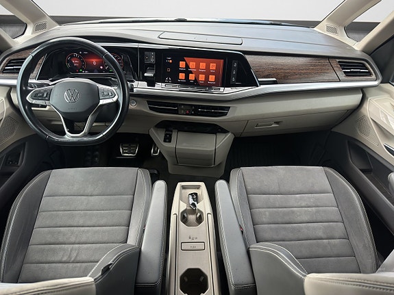 Volkswagen Multivan 12 of 19