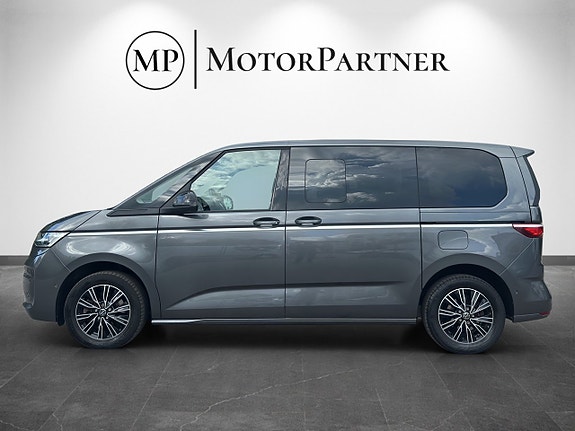 Volkswagen Multivan 4 of 19