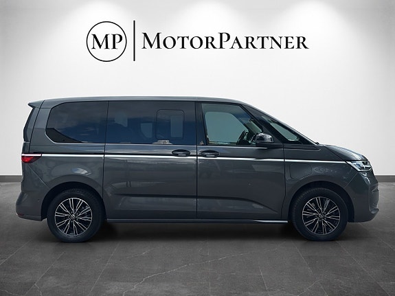 Volkswagen Multivan 8 of 19