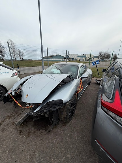 Porsche Taycan 4S 8 of 15