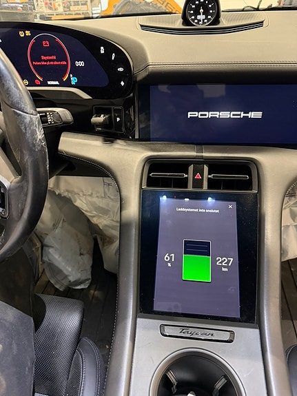 Porsche Taycan 4S 6 of 15