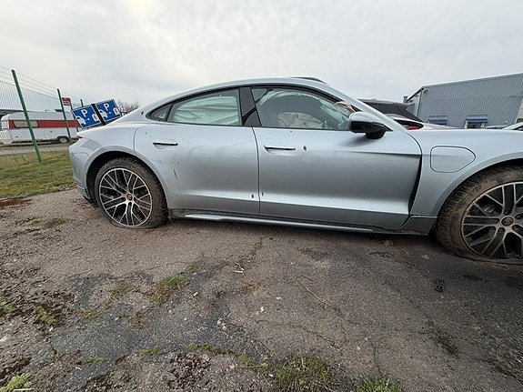 Porsche Taycan 4S 9 of 15