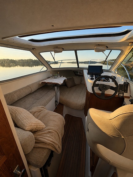 Bella 650 – Välskött kabinbåt med Volvo Penta 4.3 GL, färskvattenkyld 4 of 14