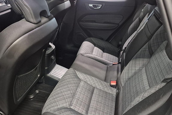 Volvo XC60 22 of 30