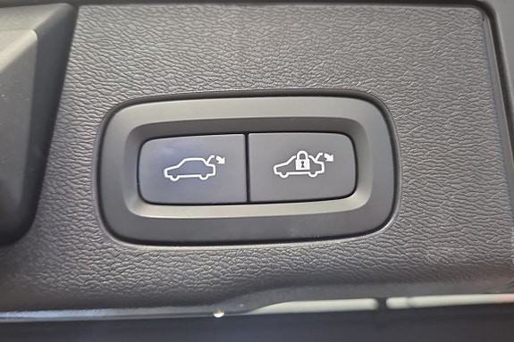 Volvo XC60 23 of 30