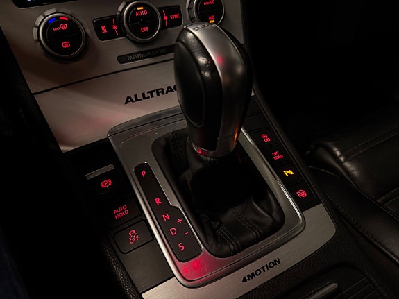 Volkswagen Passat Alltrack 12 of 13