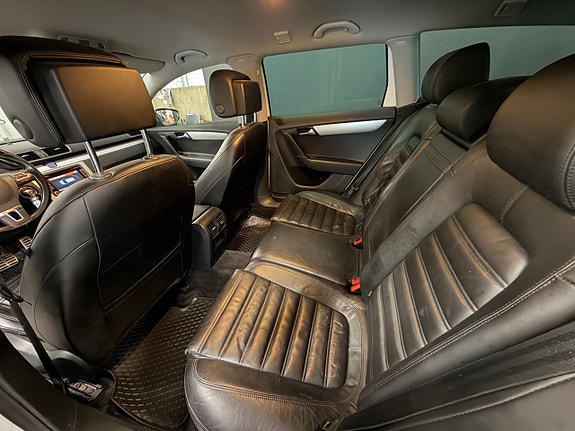 Volkswagen Passat Alltrack 9 of 13