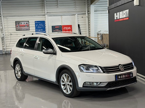 Volkswagen Passat Alltrack 3 of 13