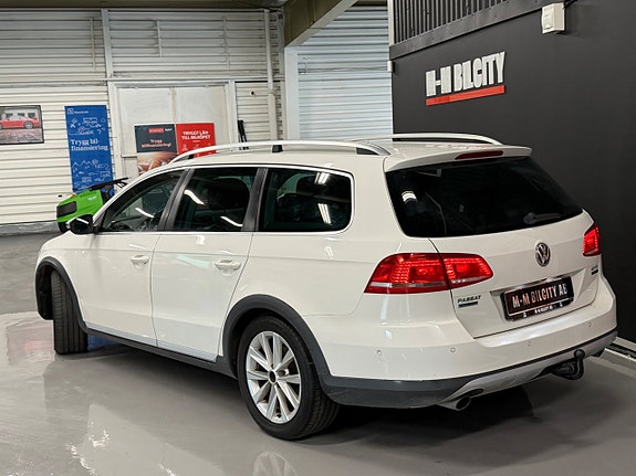 Volkswagen Passat Alltrack 5 of 13