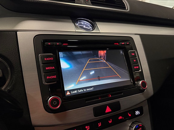 Volkswagen Passat Alltrack 11 of 13