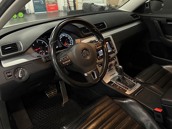 Volkswagen Passat Alltrack 7 of 13
