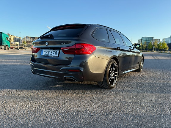 BMW 540i 2 of 10