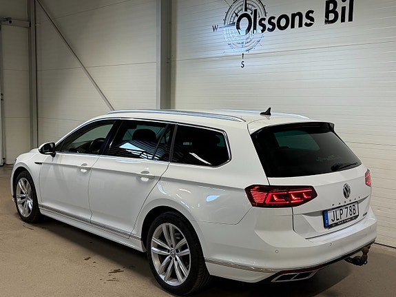 Volkswagen Passat 4 of 22