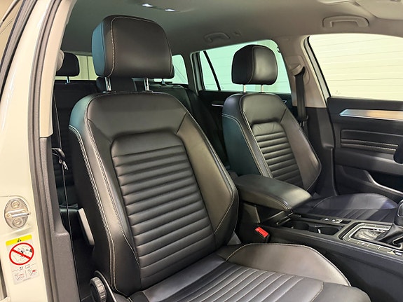 Volkswagen Passat 12 of 22