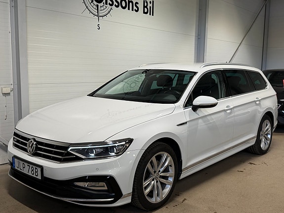 Volkswagen Passat 2 of 22