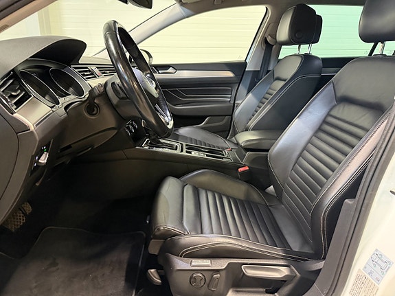 Volkswagen Passat 15 of 22
