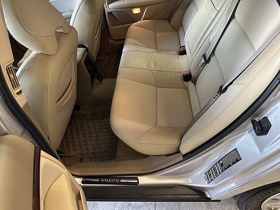 Volvo S80 18 of 22