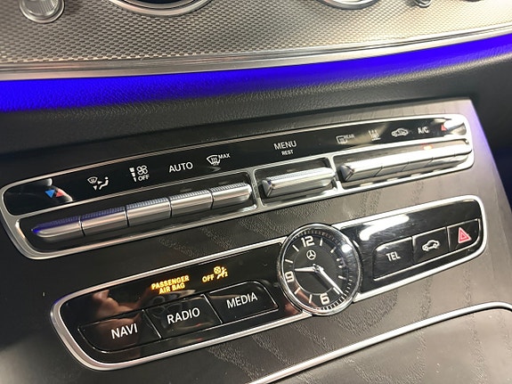 Mercedes-Benz E220 19 of 23
