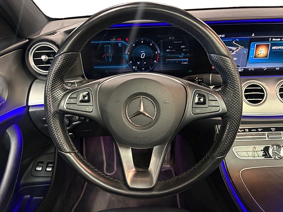 Mercedes-Benz E220 9 of 23