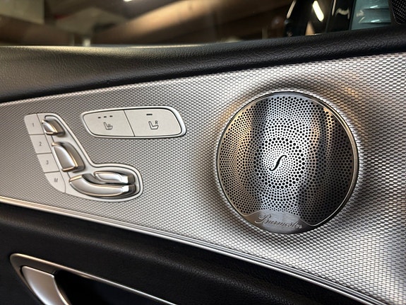 Mercedes-Benz E220 18 of 23