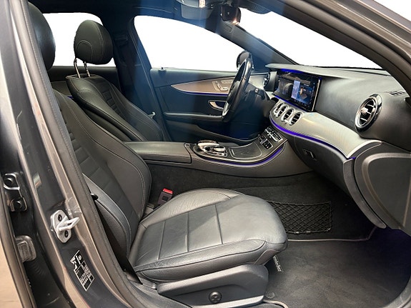 Mercedes-Benz E220 14 of 23