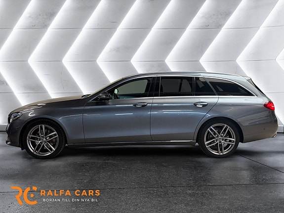 Mercedes-Benz E220 3 of 23