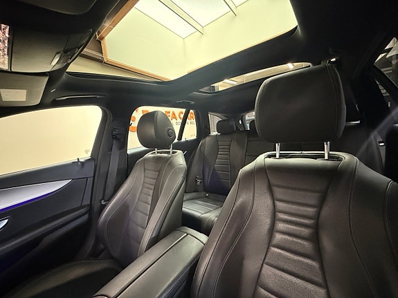 Mercedes-Benz E220 12 of 23