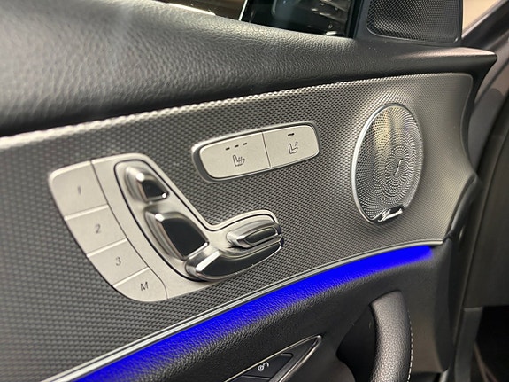 Mercedes-Benz E220 16 of 23