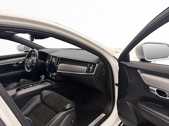 Volvo S90 30 of 30