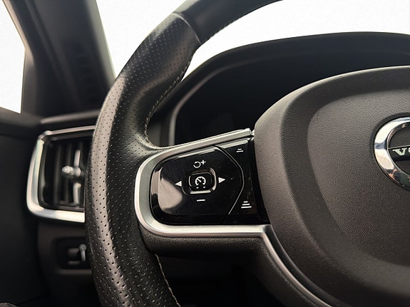 Volvo S90 16 of 30