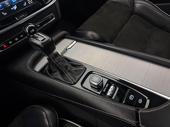Volvo S90 26 of 30