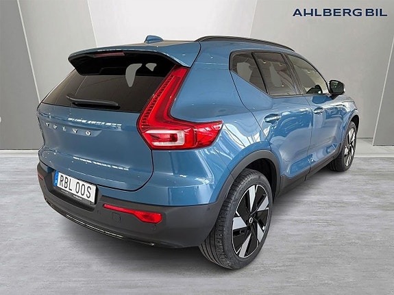 Volvo EX40 6 of 19