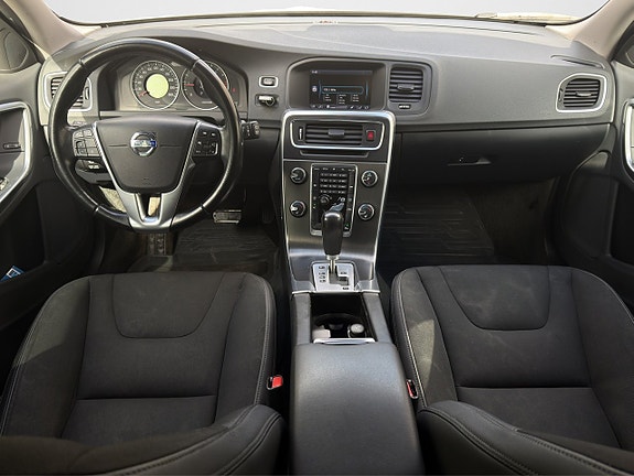 Volvo V60 11 of 16