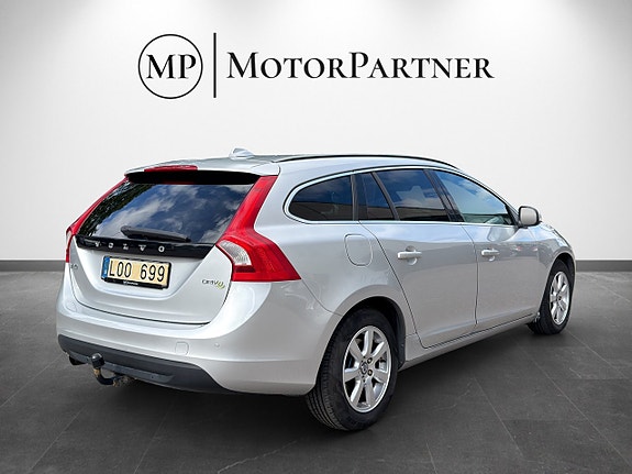 Volvo V60 7 of 16