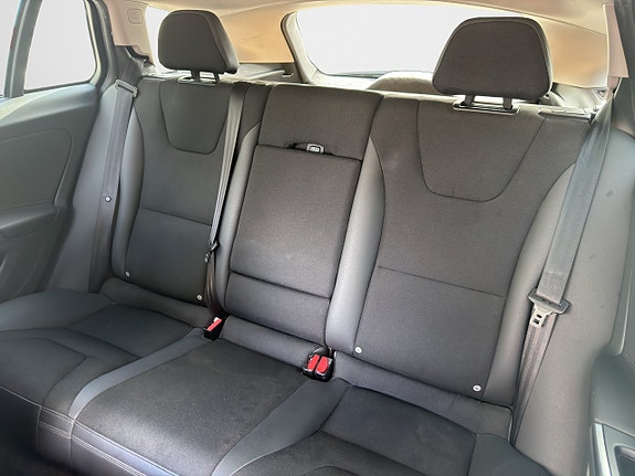 Volvo V60 10 of 16