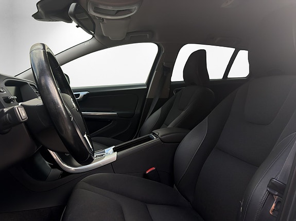Volvo V60 9 of 16