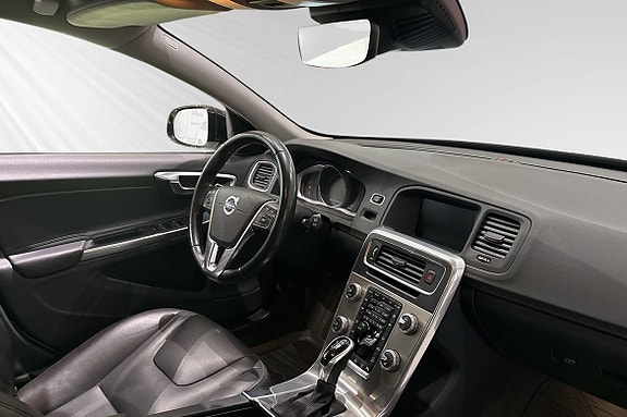 Volvo V60 Cross Country 10 of 20