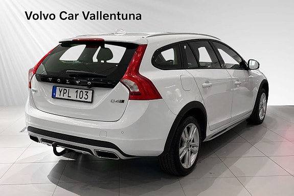 Volvo V60 Cross Country 5 of 20