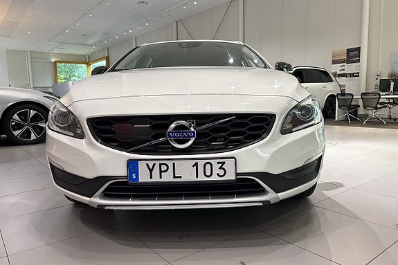 Volvo V60 Cross Country 12 of 20